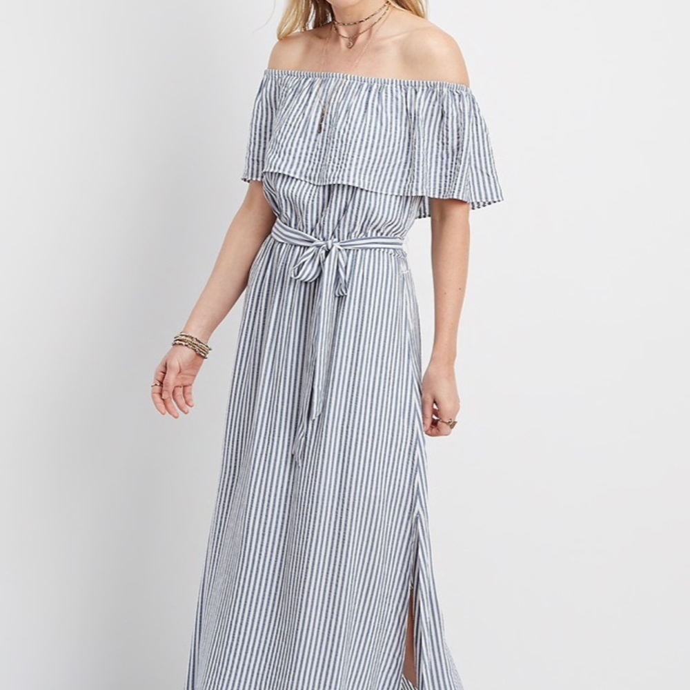 Striped off the shoulder maxi dress 🌸NWT🌸